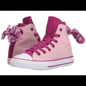 Converse size 3 Junior Bow Back High Top